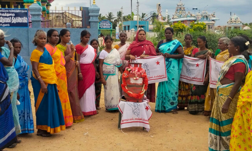 கியாஸ் விலை உயர்வை கண்டித்து ஒப்பாரி வைத்து போராட்டம்