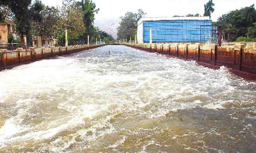 கீழ்பவானி பாசன கால்வாயில் பா.ஜ.க. விவசாய அணி  தலைவர் ஆய்வு