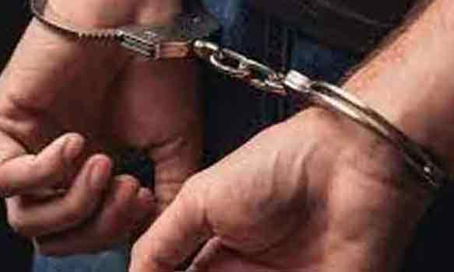 கோவையில் கஞ்சா பதுக்கி விற்ற 3 பேர் கைது