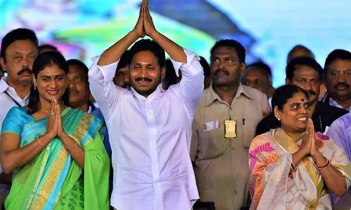 ஒய்.எஸ்.ஆர். காங்கிரஸ் கட்சியில் இருந்து ஜெகன்மோகன் ரெட்டியின் தாயார் விலகல்