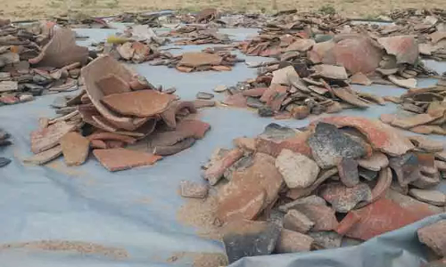 சிவகாசி அருகே அகழாய்வில் 11-வது குழி தோண்டும் பணி தொடக்கம்