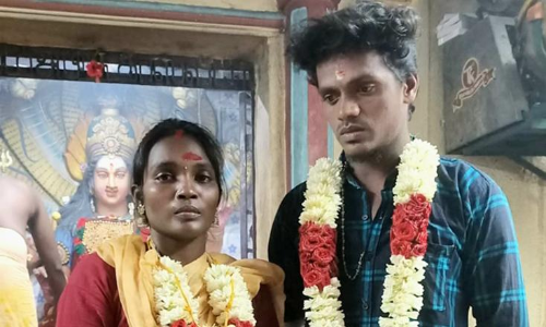 திருமணம் செய்ய மறுத்த காதலனை காதலியுடன்  திருமணம்  முடித்து வைத்த போலீசார்