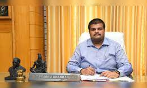 குறைதீர்ப்பு கூட்டத்தில் பங்கேற்காத 2 அதிகாரிகளிடம் விளக்கம் கேட்டு நோட்டீஸ்-கலெக்டர் நடவடிக்கை