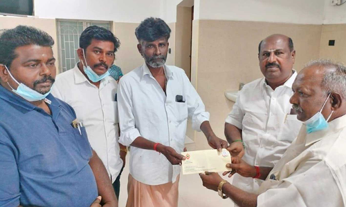 திசையன்விளை காங்கிரஸ் பிரமுகர் குடும்பத்திற்கு நிதி உதவி