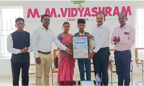 திருக்குறளில் உலக சாதனை புரிந்த பள்ளி மாணவனுக்கு பாராட்டு விழா