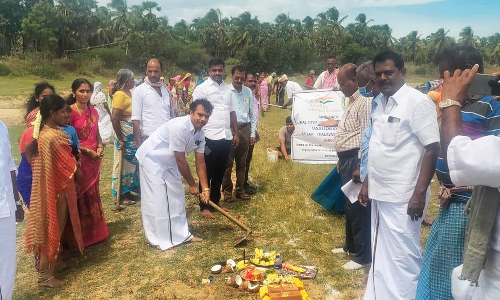 வாசுதேவநல்லூர் யூனியனில்  குளங்களை ஆழப்படுத்தும் பணிகளுக்கான பூமி பூஜை