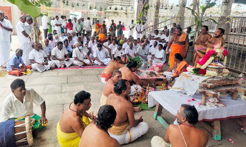 சென்னிமலை முருகன் கோவில் கும்பாபிேஷக ஆண்டு விழா