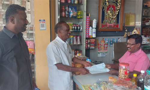 சந்தூர் பகுதி கடைகளுக்கு   மஞ்சப்பை பயன்படுத்த கோரி  விழிப்புணர்வு நோட்டீஸ் விநியோகம்