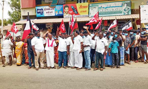 ஜேடர்பாளையம் நான்கு ரோடு பகுதியில்  ஆக்கிரமிப்பு அகற்ற எதிர்ப்பு; பல்வேறு கட்சியினர் ஆர்ப்பாட்டம்