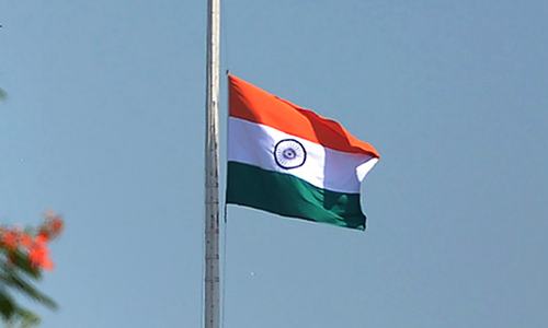 தலைமை செயலகத்தில் அரை கம்பத்தில் பறக்கும் தேசிய கொடி