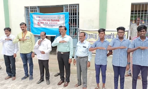 அரசு பள்ளியில் ேபாதை தடுப்பு குறித்து விழிப்புணர்வு