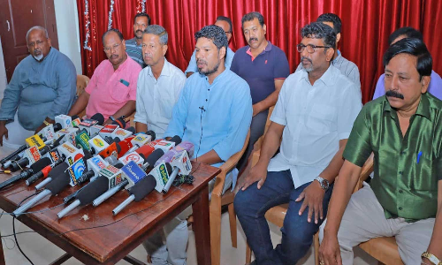 குமரி கடற்கரை கிராமங்களில் மணல் அள்ளும் பணிக்கான   அனுமதியை ரத்து செய்ய வேண்டும்