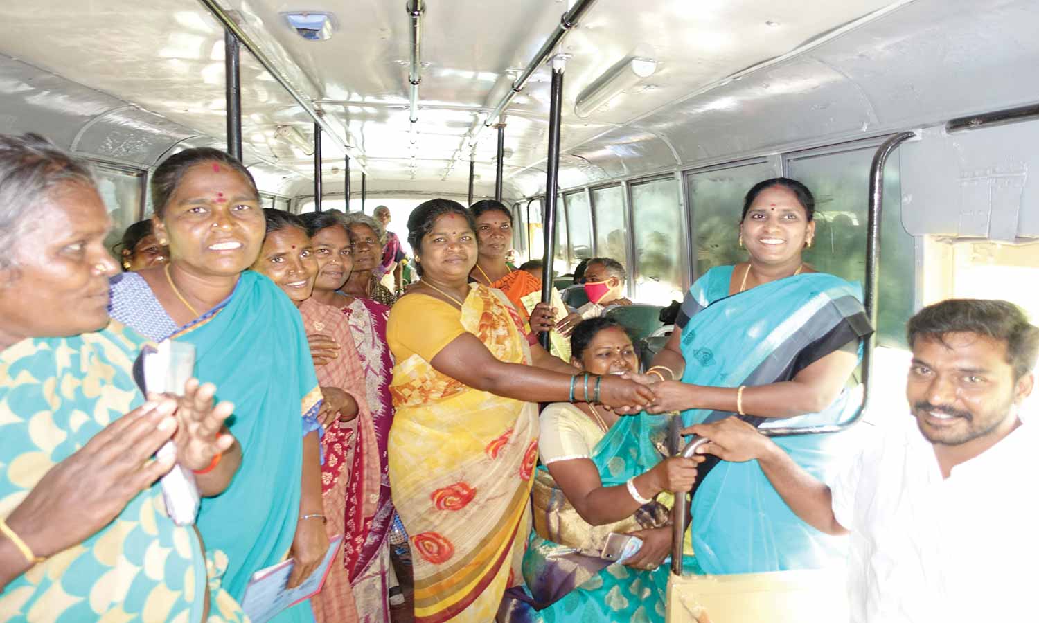 குடியாத்தம்- அணங்காநல்லூர் இடையே அரசு டவுன் பஸ் இயக்கம் குடியாத்தம்- அணங்காநல்லூர் இடையே அரசு டவுன் பஸ் இயக்கம்