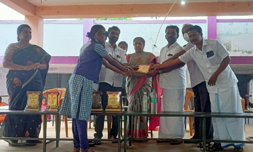 கந்தர்வகோட்டையில் பொது தேர்வில் சாதனை படைத்த மாணவர்களுக்கு பாராட்டு விழா