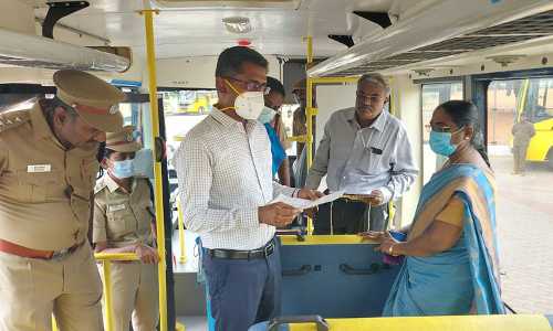 கள்ளக்குறிச்சியில் பள்ளி பஸ்களை  ஆய்வு செய்த கலெக்டர்