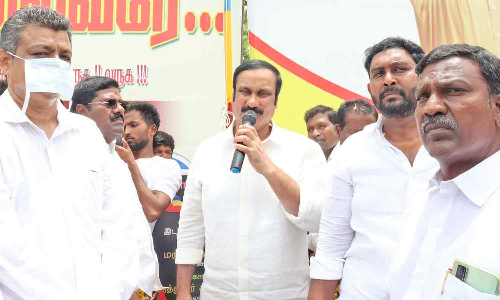 அ.தி.மு.க. உள்கட்சி பிரச்சினையை பேசி தீர்த்துக்கொள்ள வேண்டும்- அன்புமணி ராமதாஸ்