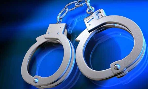 கோபிசெட்டிபாளையம் அருகே திருட்டு லாரியுடன் தப்ப முயன்றவர்களை மடக்கி பிடித்த மக்கள்