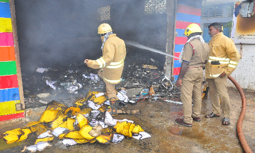 நாகர்கோவிலில் இன்று காலை கொரியர் நிறுவனத்தில் பயங்கர தீ விபத்து