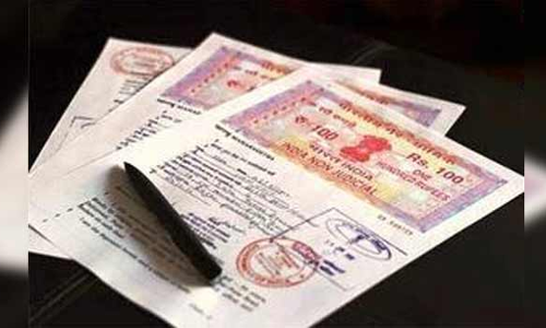 தந்தையின் சொத்தை அபகரித்து  பெற்றோரை வெளியேற்றிய மகன்