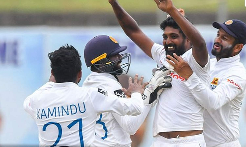 ஜெயசூர்யா சுழலில் சிக்கிய ஆஸ்திரேலியா- இலங்கை இன்னிங்ஸ் வெற்றி