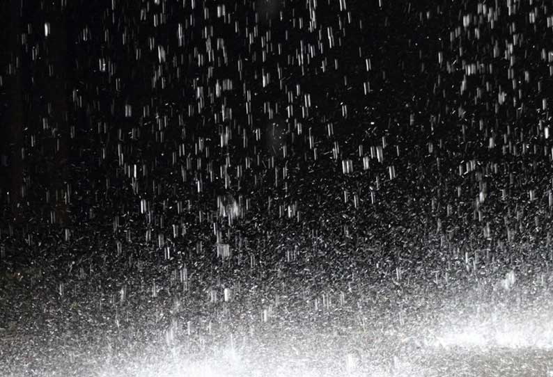 ஆற்றின் கரையோரத்தின் தடுப்பு சுவர் மழை வெள்ளத்தில் இடிந்து விழுந்தது ஆற்றின் கரையோரத்தின் தடுப்பு சுவர் மழை வெள்ளத்தில் இடிந்து விழுந்தது