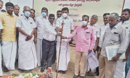 வெள்ளகோவிலில் பி.ஏ.பி., கிளை வாய்க்கால் புனரமைக்கும் பணி - அமைச்சர் தொடங்கி வைத்தார்