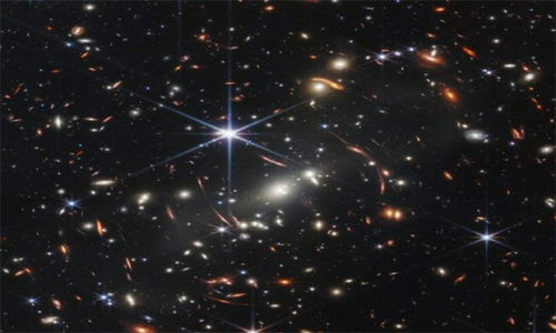 பிரபஞ்சத்தின் ரகசியத்தை படம் பிடித்த ஜேம்ஸ்வெப்- முதல் வண்ணப்படத்தை வெளியிட்டார் ஜோபைடன்