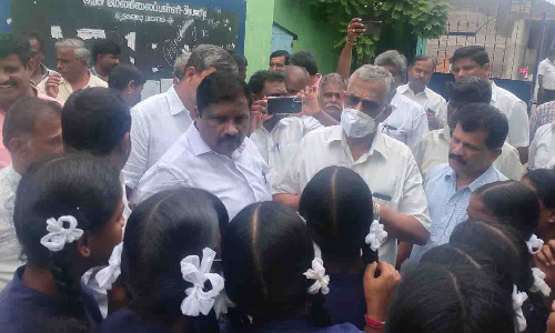 வீரபாண்டி அரசு பள்ளியில் கோவை எம்.பி., ஆய்வு