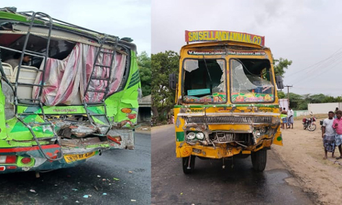 வேப்பூர் அருகே  தனியார் பஸ் மீது லாரி மோதல்:  20 பயணிகள் காயம்