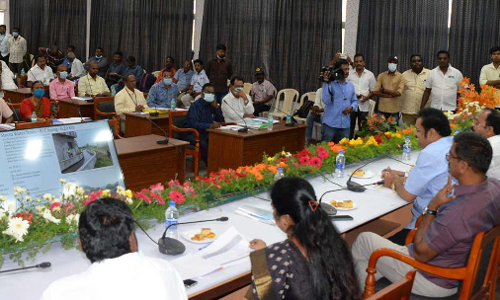 தி.மு.க.ஆட்சிக்கு கெட்ட பெயர் ஏற்படுத்த வேலூர் ஸ்மார்ட் சிட்டி பணிகளில் மெத்தனம்