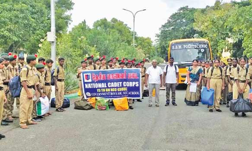 ஈரோடு என்.சி.சி முகாமில் பங்கேற்க  60 மாணவ-மாணவிகள் பயணம்