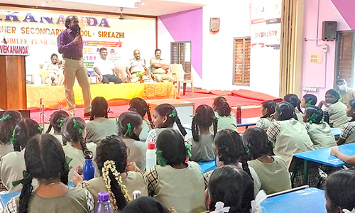 பள்ளியில் உளவியல் ரீதியிலான கருத்தரங்கு