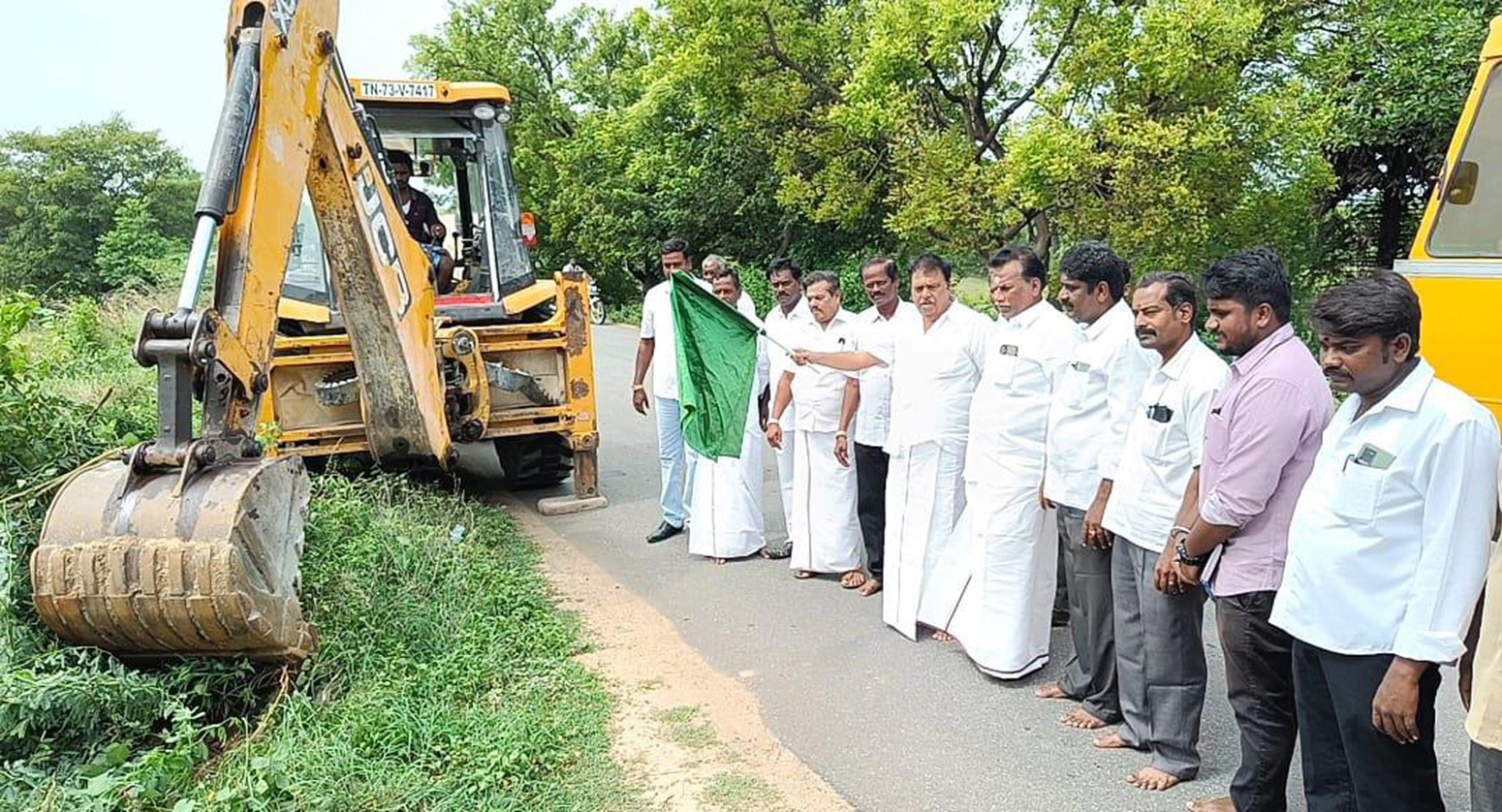 சோளிங்கரில் சாலை விரிவாக்கம் சோளிங்கரில் சாலை விரிவாக்கம்