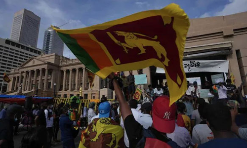 நீடிக்கும் போராட்டம்- இலங்கையில் அவசர நிலை பிரகடனம்