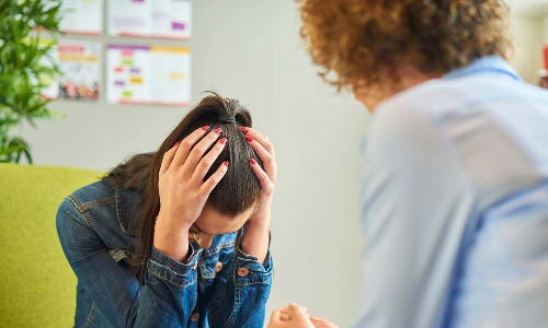 இளம் பருவத்தினரை ஆட்கொள்ளும் மன நோய்