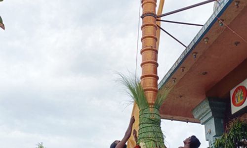 கொடி ஏற்றத்துடன் தொடங்கியது  செஞ்சி முருகன் கோவிலில்  ஆடி கிருத்திகை விழா