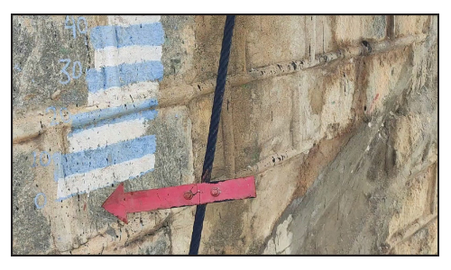 பிரதான மதகின் இரும்புக்கயிறு  துண்டிப்பு:  ஓசூர் கெலவரப்பள்ளி  அணையில் இருந்து  அதிகளவில் தண்ணீர் வெளியேற்றம்