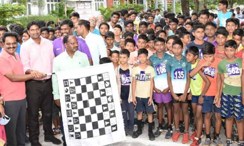 ஒலிம்பியாட் போட்டி குறித்த விழிப்புணர்வு மாரத்தான் ஓட்டம்