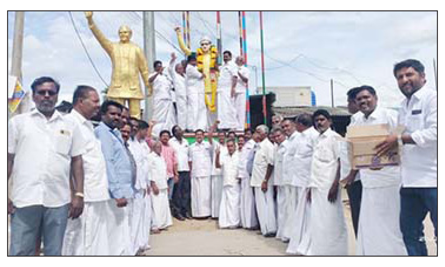 மத்தூரில் அ.தி.மு.க.வினர் பட்டாசு வெடித்து கொண்டாட்டம்