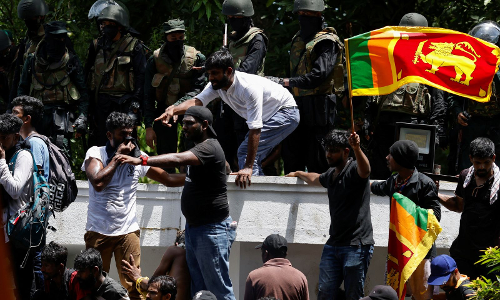 இலங்கைக்கான பயணத்தைத் தவிர்க்க இங்கிலாந்து, சிங்கப்பூர் மக்களுக்கு வேண்டுகோள்