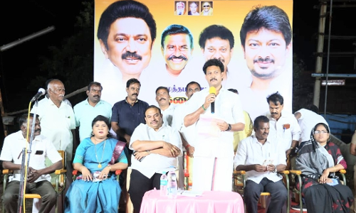 ஓய்விலும் தமிழக முதல்-அமைச்சர் மக்களுக்காக உழைத்து வருகிறார் - அமைச்சர் மகேஷ் பொய்யாமொழி நெகிழ்ச்சி