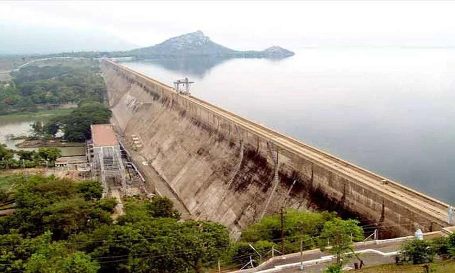 மேட்டூர் அணைக்கு நீர்வரத்து 1 லட்சத்து 8 ஆயிரம் கனஅடியாக அதிகரிப்பு மேட்டூர் அணைக்கு நீர்வரத்து 1 லட்சத்து 8 ஆயிரம் கனஅடியாக அதிகரிப்பு