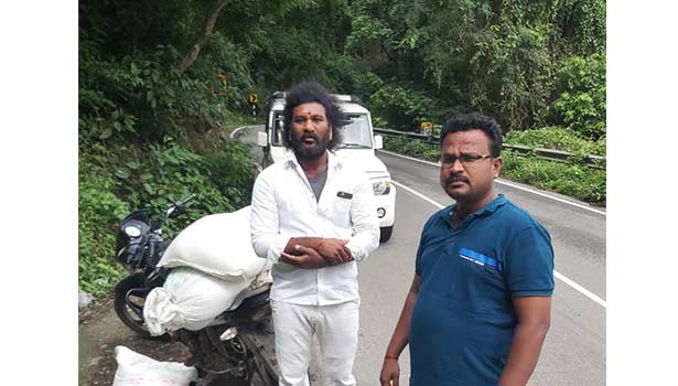 கேரளாவுக்கு கடத்த முயன்ற 1400 கிலோ ரேசன் அரிசி பறிமுதல் கேரளாவுக்கு கடத்த முயன்ற 1400 கிலோ ரேசன் அரிசி பறிமுதல்