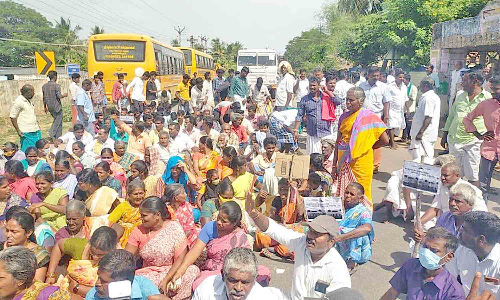 பொதுமக்கள் சாலைமறியல் போராட்டம்