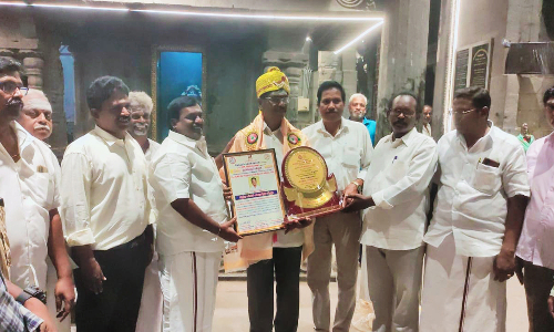 பள்ளி நிறுவனருக்கு விருது