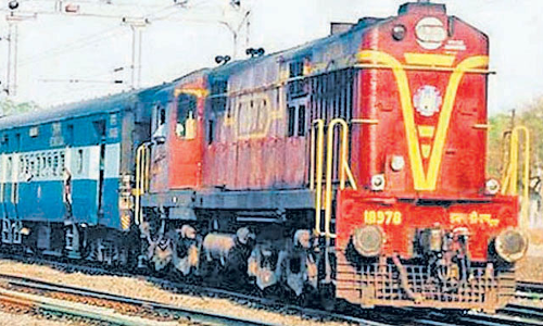 செங்கோட்டை - தாம்பரம் வாரம் மும்முறை ரெயில் 12 மணி நேரத்தில் சென்னை செல்லும் வகையில் இயக்க கோரிக்கை