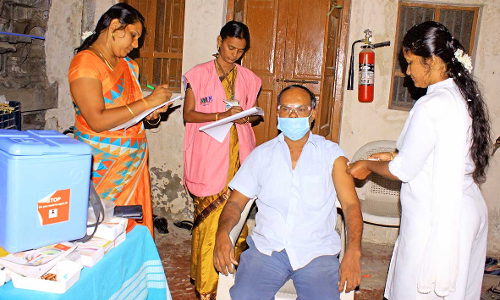 நெல்லையில் இன்று 18 வயதிற்கு மேற்பட்டோருக்கு பூஸ்டர் தடுப்பூசி செலுத்தும் பணி தொடக்கம்