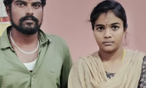 காதல் ஜோடி போலீஸ் நிலையத்தில் தஞ்சம்