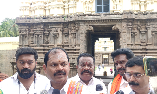 ஏழை இந்து மாணவ-மாணவிகளுக்கு கல்வி உதவி தொகை வழங்க வேண்டும்