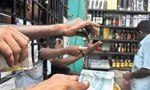 கோவில் அருகே உள்ள டாஸ்மாக் கடையை அகற்ற வலியுறுத்தல்